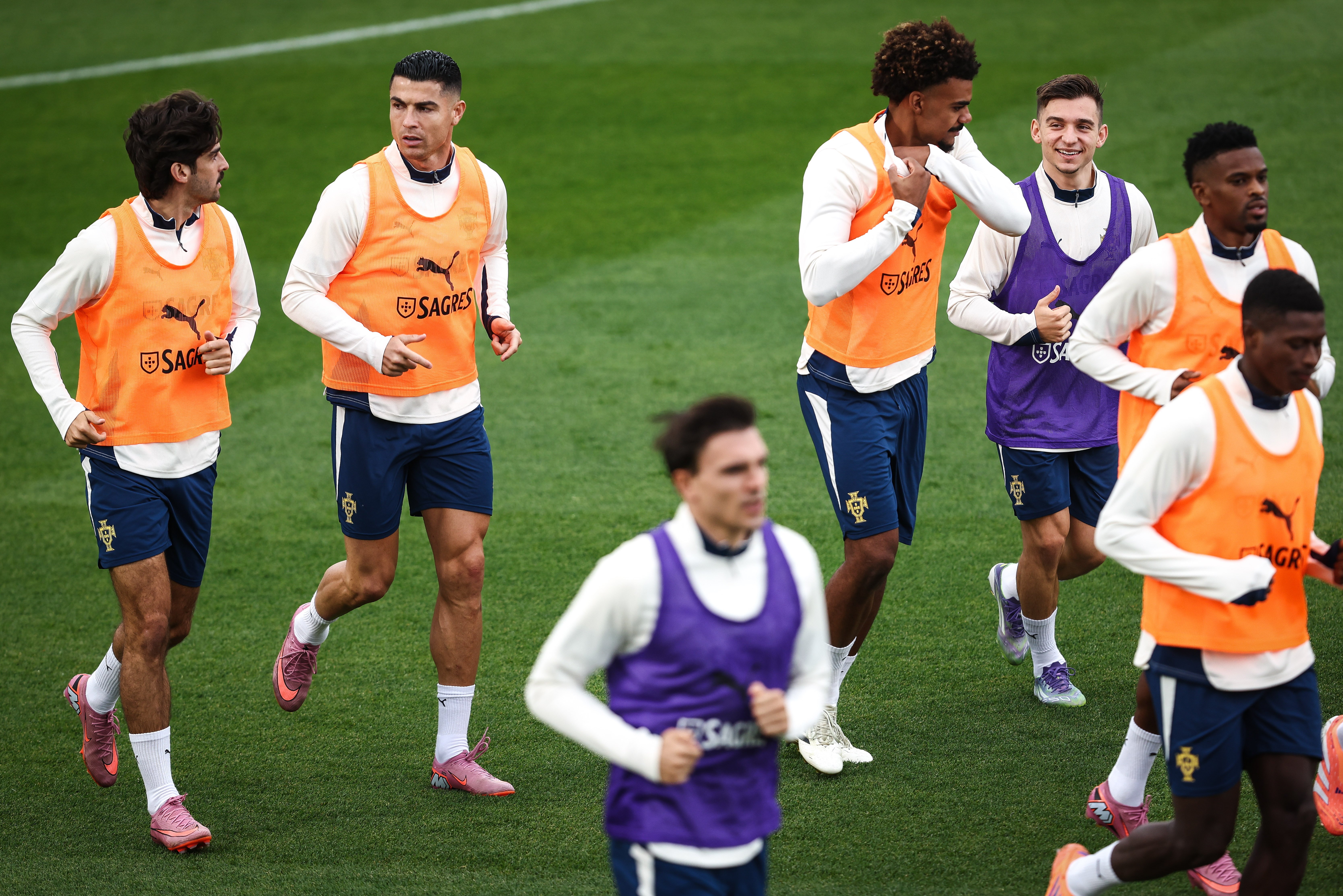 新葡京娱乐城-欧洲国家杯赛场紧张备战，球队士气高涨的简单介绍